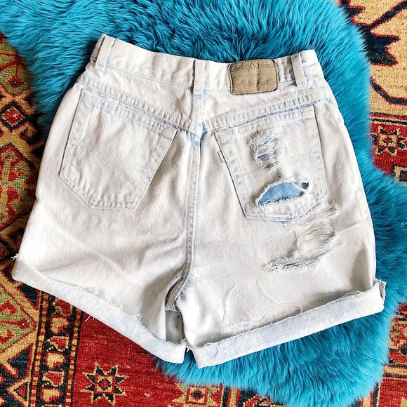 LEVI 900 SERIES VINTAGE HIGH WAIST SHORTS - Picture 3 of 6